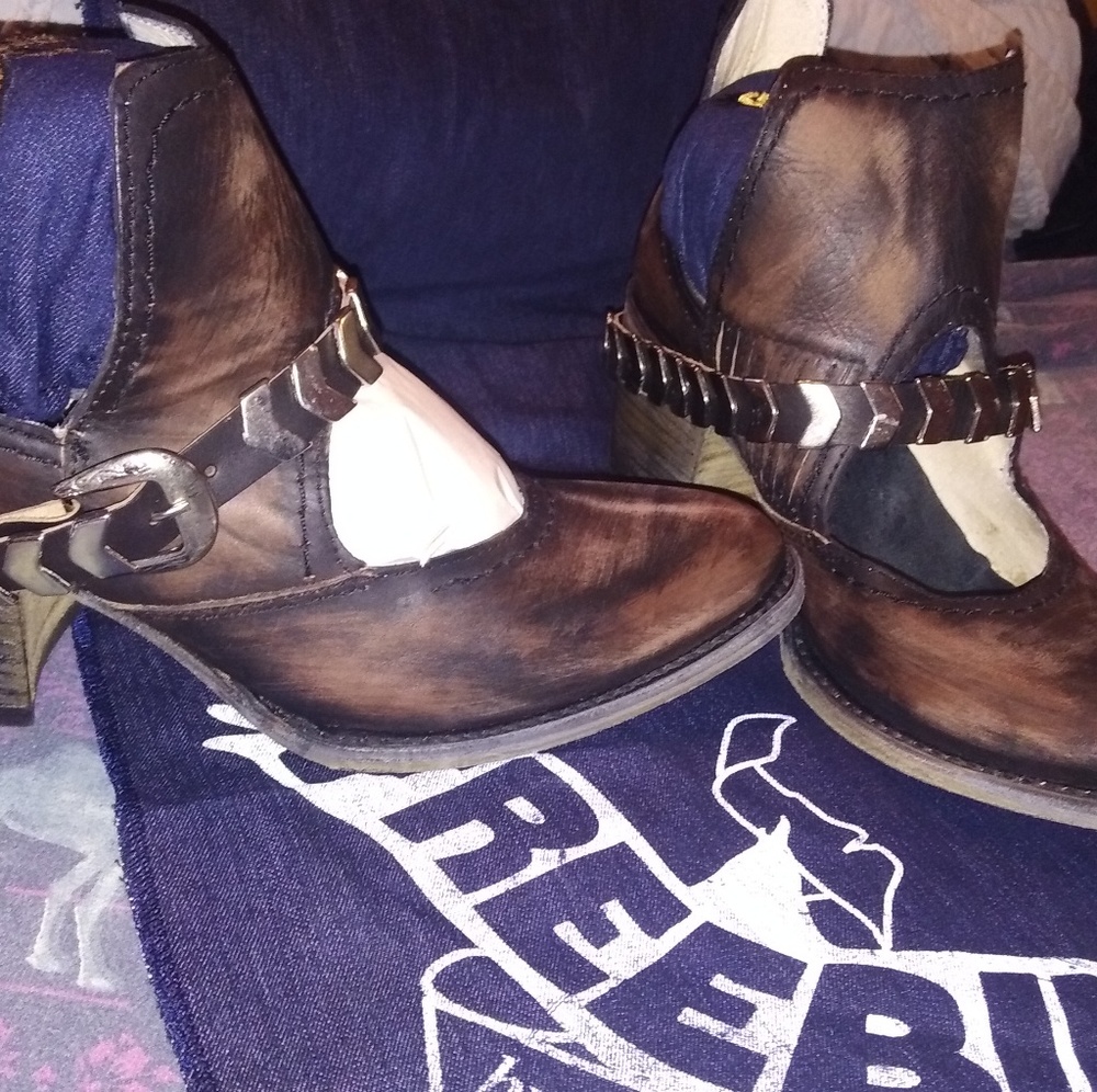FreeBird by Steven Booties